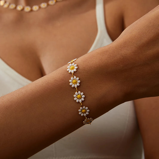 Luckacco Fashion Sweet Flower Daisy Bracelet for Women Girl Y2K Accessories Handmade Colorful Beads Bracelet Boho Summer Pulseras Jewelry