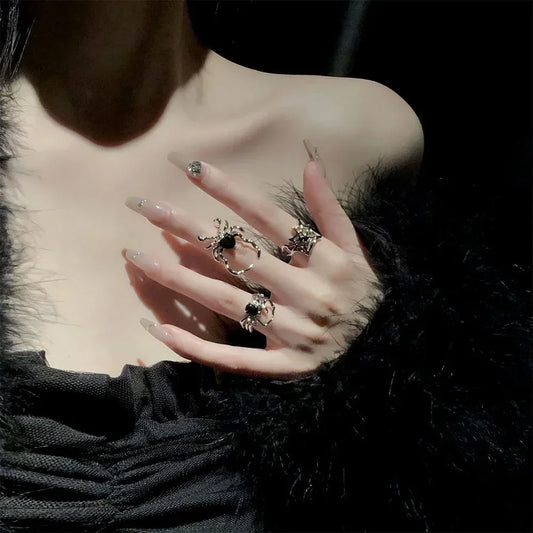 Luckacco Gothic Punk Black Zircon Animal Spider Finger Rings for Women Creative Vintage Insect Rings Halloween Cool Stuff Party Jewelry