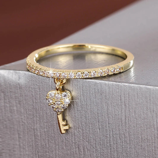 Luckacco Exquisite Distinctive Heart-Shaped Key Design Women's Ring Embellished with Dazzling Synthetic Zirconia