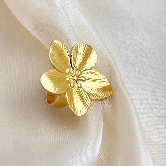 Luckacco Mandala Flower Exquisite Black and White Ring for Women Personality Metal Punk Party Finger Ring Fashion Jewelry Accessories