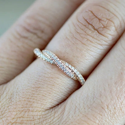 Luckacco Autumn and Winter Hot Selling Twist-shaped Zircon Ring For Women Fashion Jewellery Christmas Gift Anniversary Gift Size 5-11