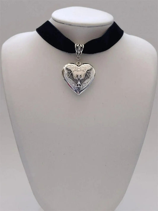 Luckacco Hip-hop Retro Silver Color Stainless Steel Bat Relief Stereo Heart Pendant Necklace for Women Men Fashion Rock Jewellery Gifts
