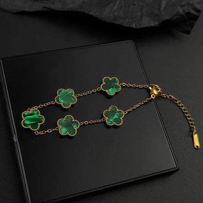 Luckacco Mussel five-leaf plum blossom stainless steel women's exquisite chain bracelet, 18K gold plated, light luxury, lucky jewelry