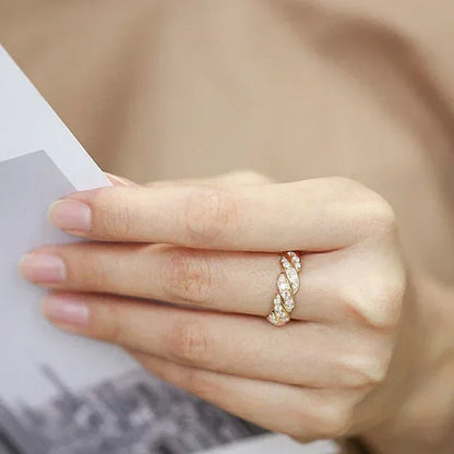 Luckacco 2025 Newest Wedding Rings for Women Luxury Gold Color Crystal Cubic Zircon Proposal Engagement  Girlfriend Trendy Jewelry