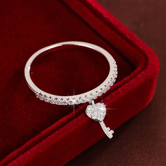 Luckacco Exquisite Distinctive Heart-Shaped Key Design Women's Ring Embellished with Dazzling Synthetic Zirconia
