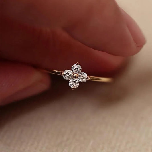 Luckacco Fashion New Flower Stainless Steel Ring for Women Personalized Exquisite Crystal Ring Jewelry Accessories Exquisite Gift Jewelry