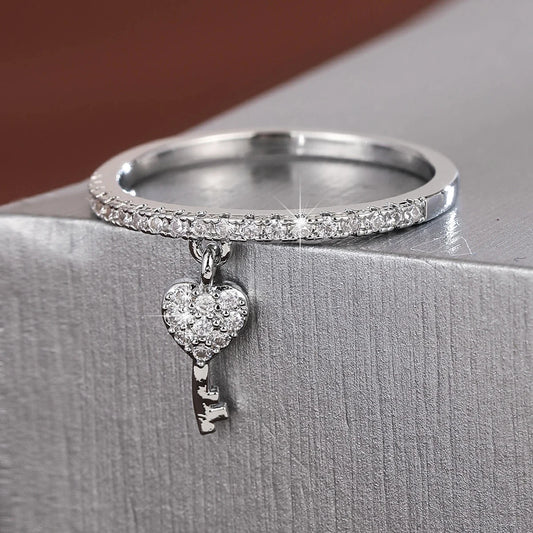 Luckacco Exquisite Distinctive Heart-Shaped Key Design Women's Ring Embellished with Dazzling Synthetic Zirconia