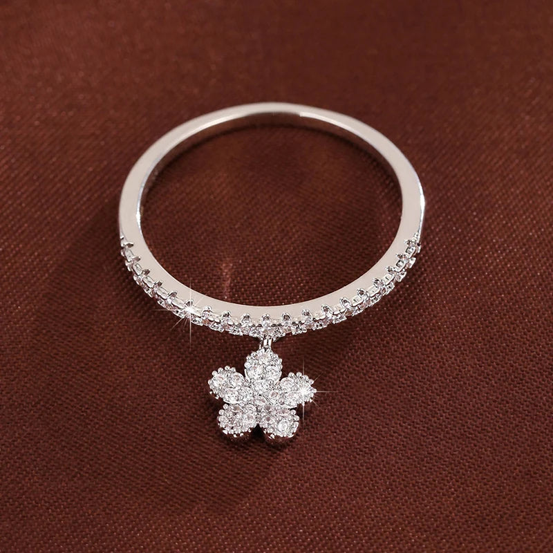 luckacco fashion gracefully synthetic zirconia women's ring with delicate five-leaf flower pendant