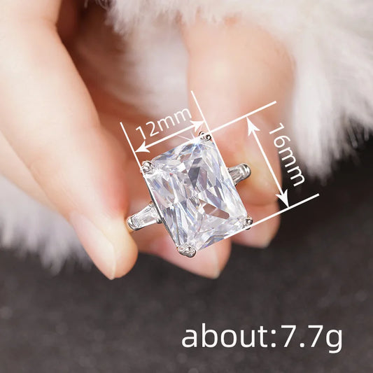 Luckacco New Sparkling Quadrilateral Geometric Design Ring Light Luxury Personalized Fashion Style Engagement and Wedding Accessories