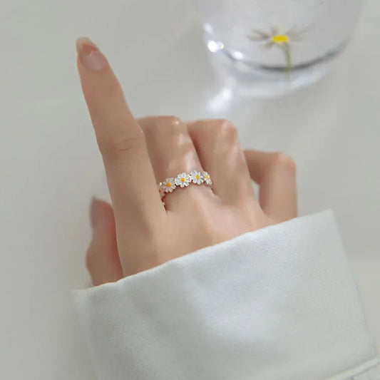 Luckacco Vintage Daisy Flower Rings For Women Style Adjustable Opening Finger Ring Bride Wedding Engagement Statement Jewelry