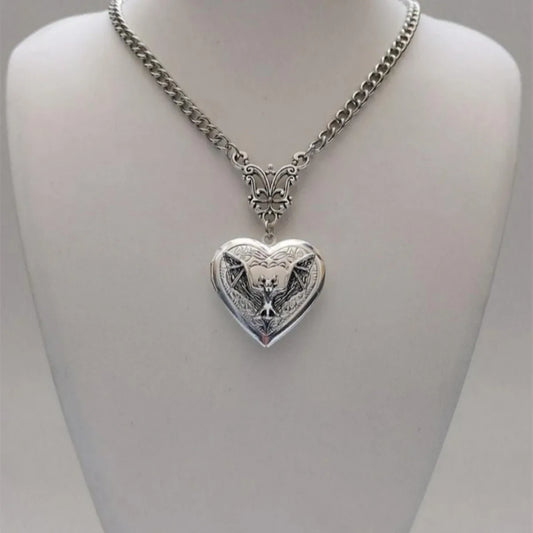Luckacco Hip-hop Retro Silver Color Stainless Steel Bat Relief Stereo Heart Pendant Necklace for Women Men Fashion Rock Jewellery Gifts