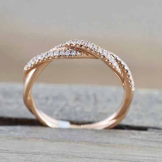 Luckacco Autumn and Winter Hot Selling Twist-shaped Zircon Ring For Women Fashion Jewellery Christmas Gift Anniversary Gift Size 5-11