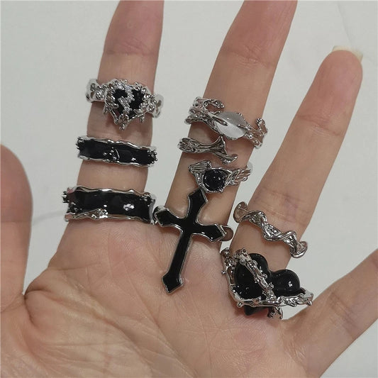 Luckacco Punk Harajuku Goth Thorns Black Silver Color Irregular Heart Cross Open Ring For Women Men Lover Vintage 90s Y2K Grunge Jewely