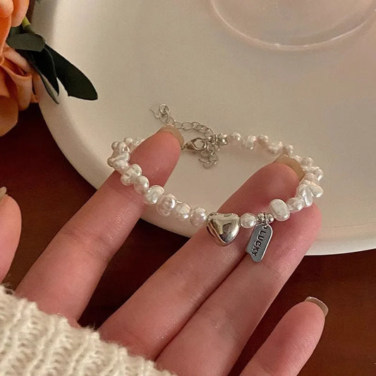 Luckacco Vintage Creativity Irregular Baroque Imitation Pearl Heart Shape Beading Bracelets for Women Fashion Accessories Lucky Tag Gifts
