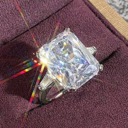 Luckacco New Sparkling Quadrilateral Geometric Design Ring Light Luxury Personalized Fashion Style Engagement and Wedding Accessories