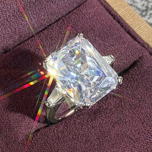 Luckacco New Sparkling Quadrilateral Geometric Design Ring Light Luxury Personalized Fashion Style Engagement and Wedding Accessories