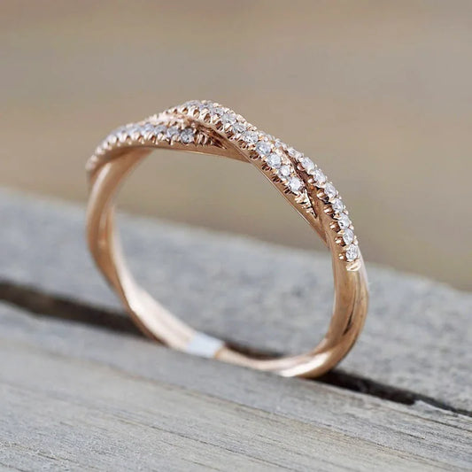 Luckacco Autumn and Winter Hot Selling Twist-shaped Zircon Ring For Women Fashion Jewellery Christmas Gift Anniversary Gift Size 5-11
