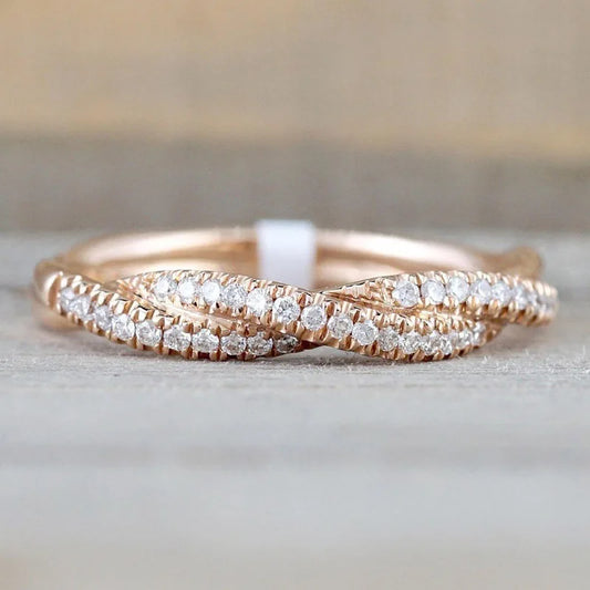 Luckacco Autumn and Winter Hot Selling Twist-shaped Zircon Ring For Women Fashion Jewellery Christmas Gift Anniversary Gift Size 5-11