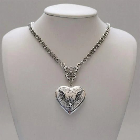 Luckacco Hip-hop Retro Silver Color Stainless Steel Bat Relief Stereo Heart Pendant Necklace for Women Men Fashion Rock Jewellery Gifts