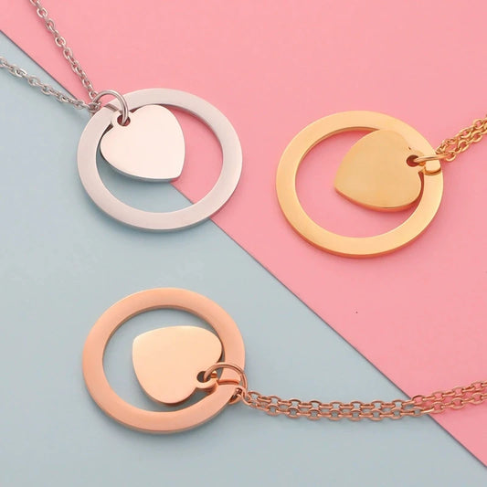 Luckacco Stainless steel exquisite, simple and fashionable necklace with circular ring and heart-shaped pendant
