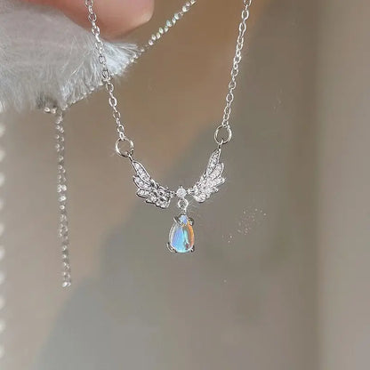 Luckacco Light Luxury Angel Wings Pendant Necklace Ladies Fashion Exquisite Moonstone Collarbone Necklace Delicate Wedding Jewelry