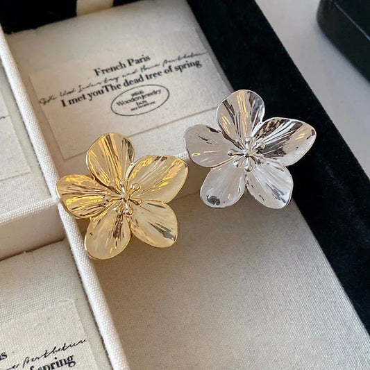 Luckacco New Gold Color Flower Ring for Women Simple Temperament Party Fashion Trendy Charm Waterproof Jewelry Gifts