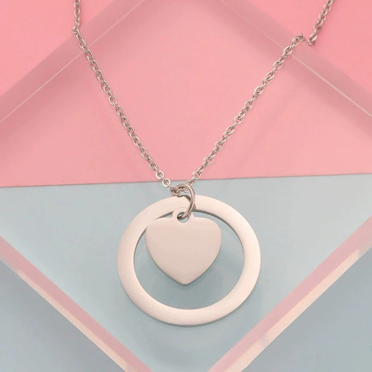 Luckacco Stainless steel exquisite, simple and fashionable necklace with circular ring and heart-shaped pendant