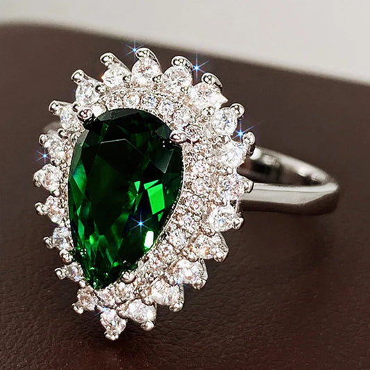 Luckacco Luxury Women's Finger Rings for Party Bright Green Water-drop Crystal Noble Lady Vintage Style Accessories Gorgeous Gift