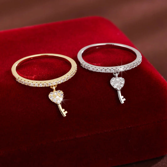 Luckacco Exquisite Distinctive Heart-Shaped Key Design Women's Ring Embellished with Dazzling Synthetic Zirconia